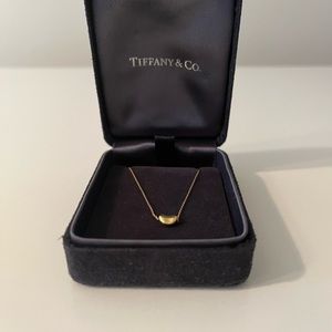 Tiffany & Co Elsa Pereti Bean Design 18 k gold pendant